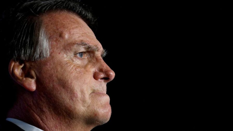 Bolsonaro depõe à Polícia Federal sobre atos golpistas