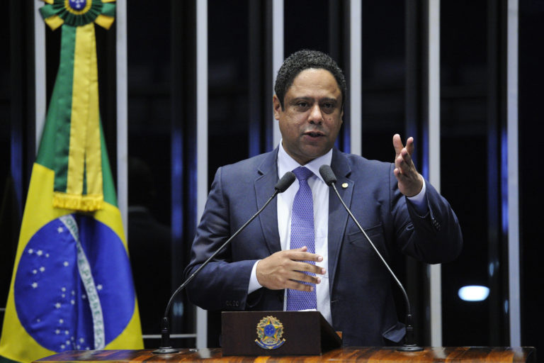 PL que proíbe fake news avança na Câmara: “A sociedade percebeu que a internet não pode ser terra sem lei”, diz Orlando Silva