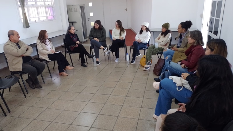 Sinpro Campinas recebe estudantes de Pedagogia para roda de conversas