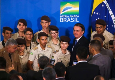 Fim da escola cívico-militar: a derrocada do fascismo na educação pública brasileira