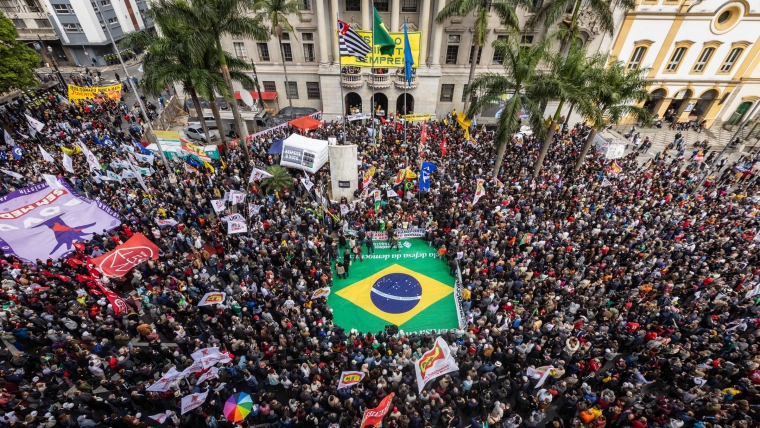 Movimentos populares convocam para ato em defesa da democracia no dia 23 de março