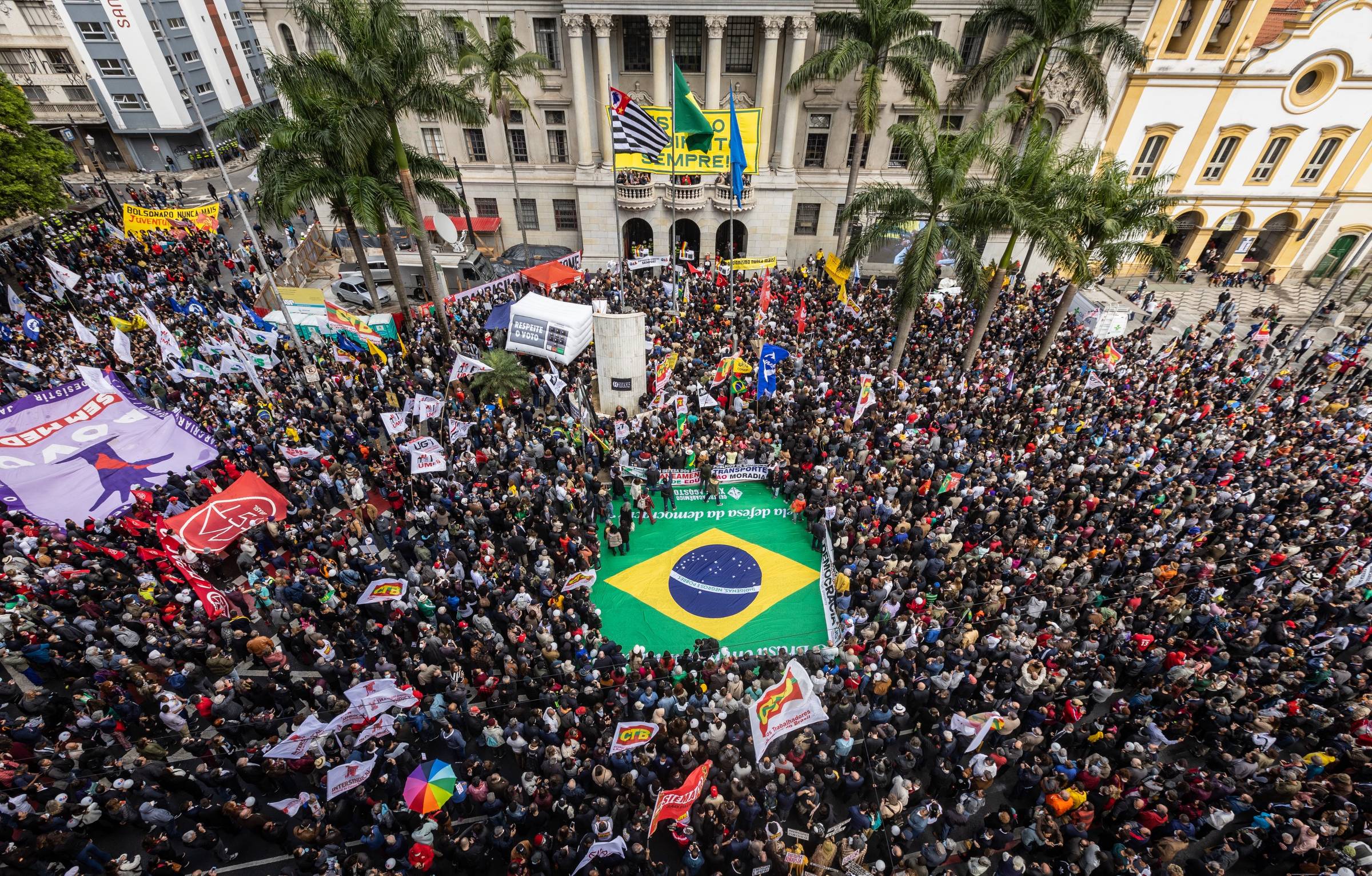 Movimentos populares convocam para ato em defesa da democracia no dia 23 de março