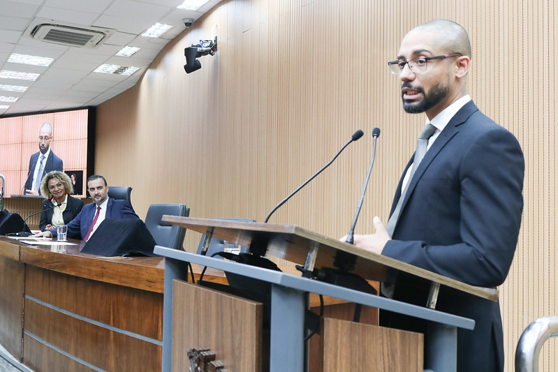 Advogado do Sinpro Campinas é agraciado com Diploma do Mérito Jurídico pela Câmara Municipal