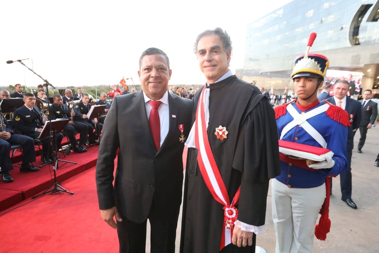 Presidente da CTB recebe comenda em Brasília pelos serviços prestados à sociedade