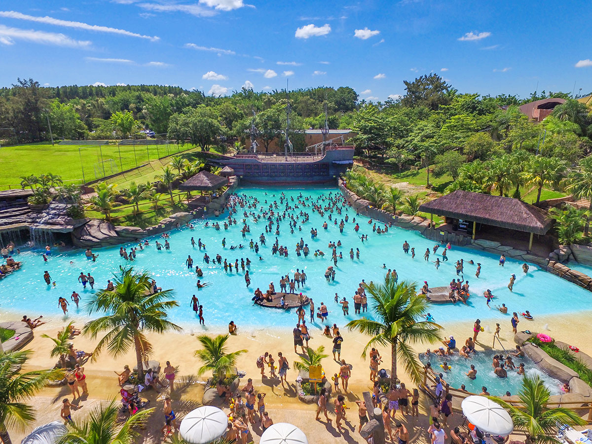 Sinpro Campinas fecha convênio com parque aquático Thermas de São Pedro